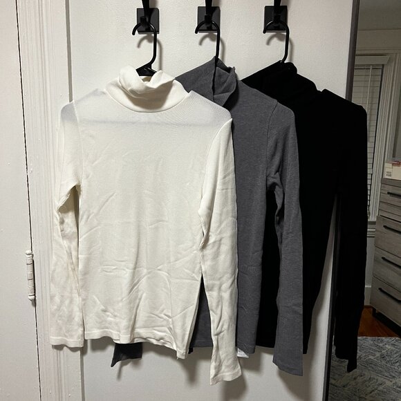 Uniqlo HEATTECH Extra Warm Seamless Ribbed Turtleneck Long-Sleeve T-Shirt - Picture 1 of 1
